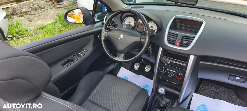 Peugeot 207 - 13