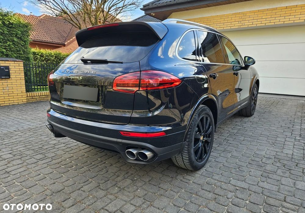 Porsche Cayenne - 1