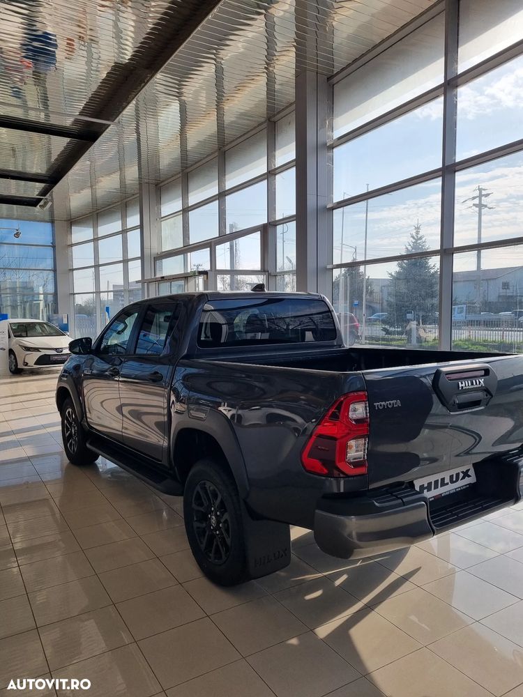 Toyota Hilux 2.8D 204CP 4x4 Double Cab AT MHEV Invincible Color Edition (6Y2) - 3