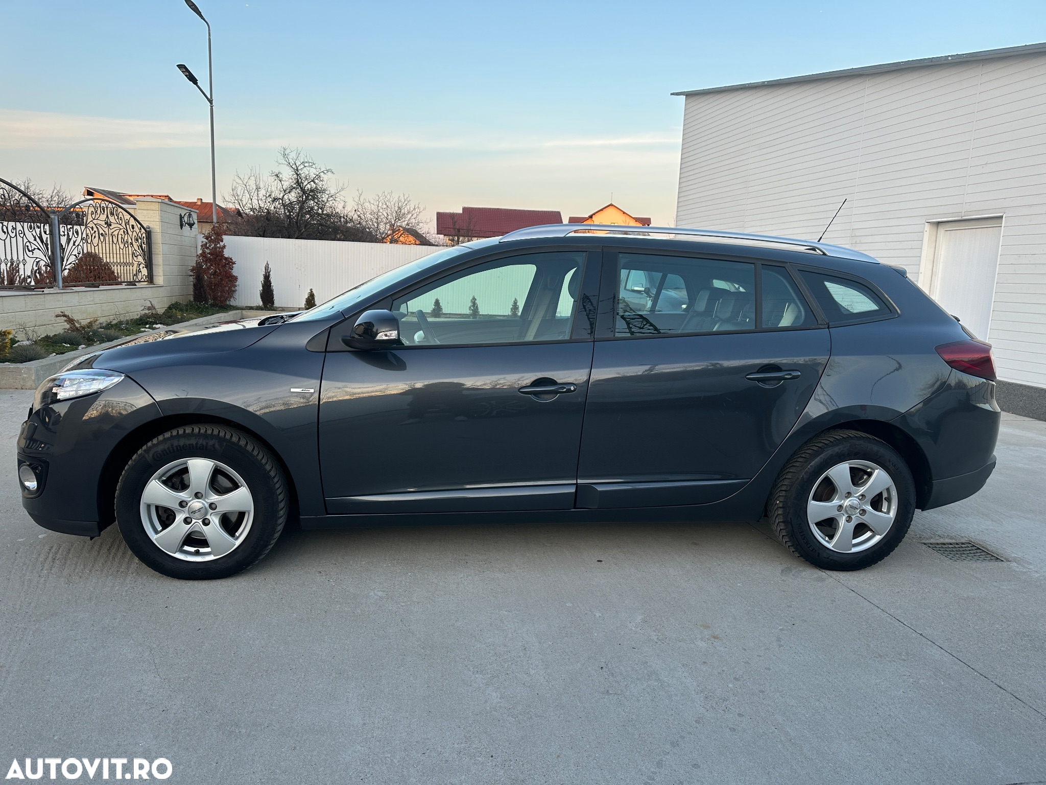 Renault Megane ENERGY dCi 110 Start & Stop Bose Edition - 4