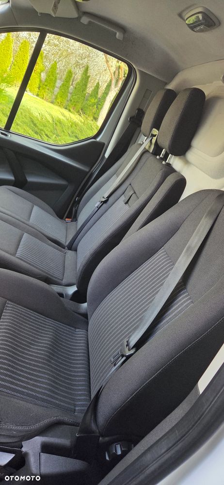 Ford TRANSIT CUSTOM - 12