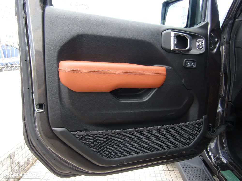 Jeep Wrangler Unlimited 3.6 Auto X - 12