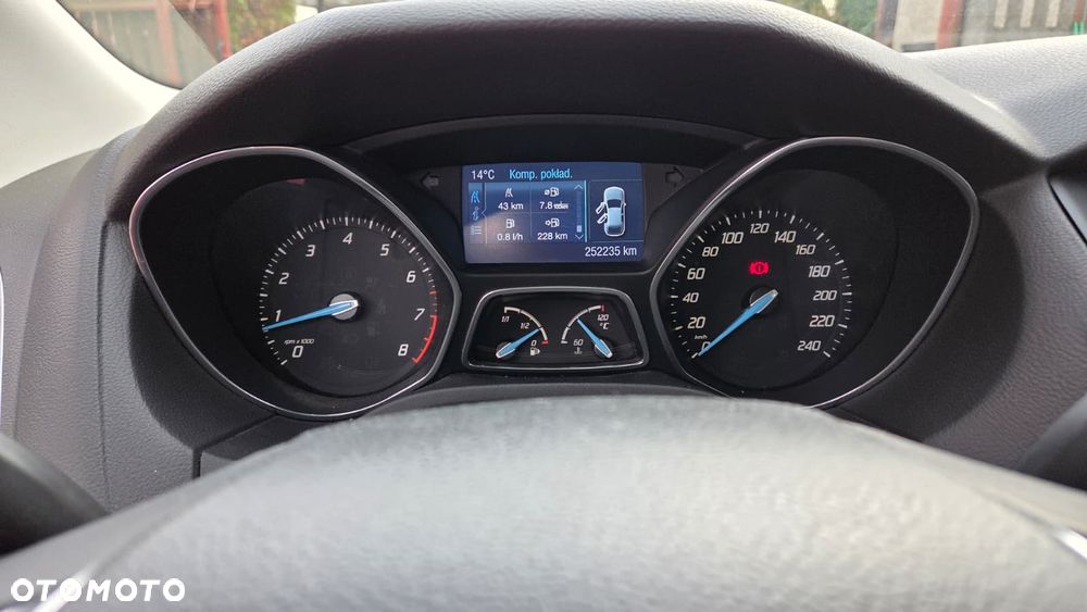Ford Focus 1.6 EcoBoost Titanium - 11