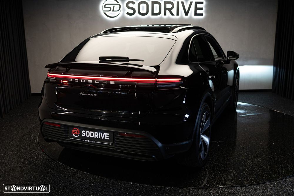 Porsche Macan Electric 4 - 48