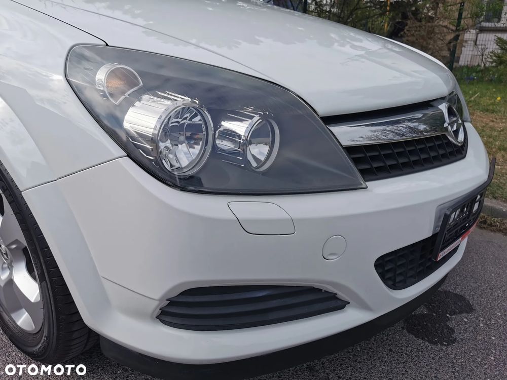 Opel Astra 1.6 Innovation - 24