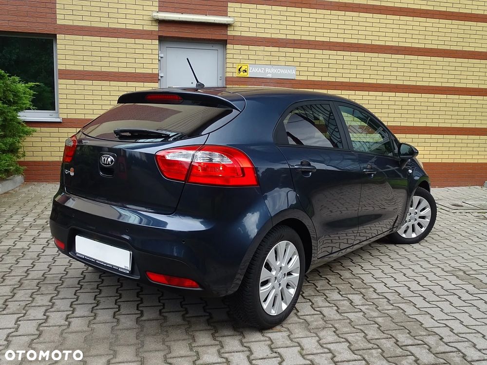 Kia Rio 1.2 Dream Team Edition - 4