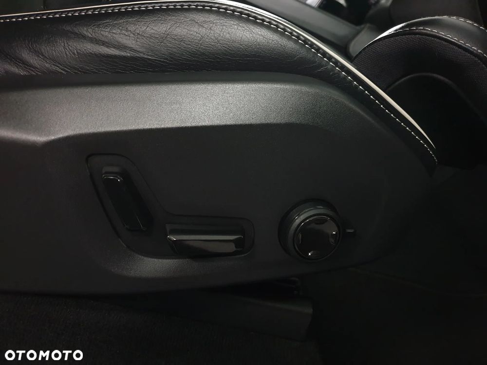 Volvo XC 90 B5 D AWD Geartronic RDesign - 34