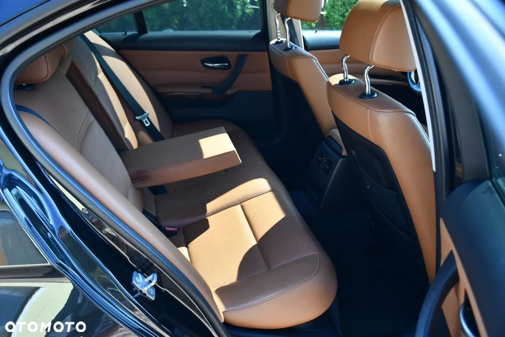 BMW Seria 3 320i - 22