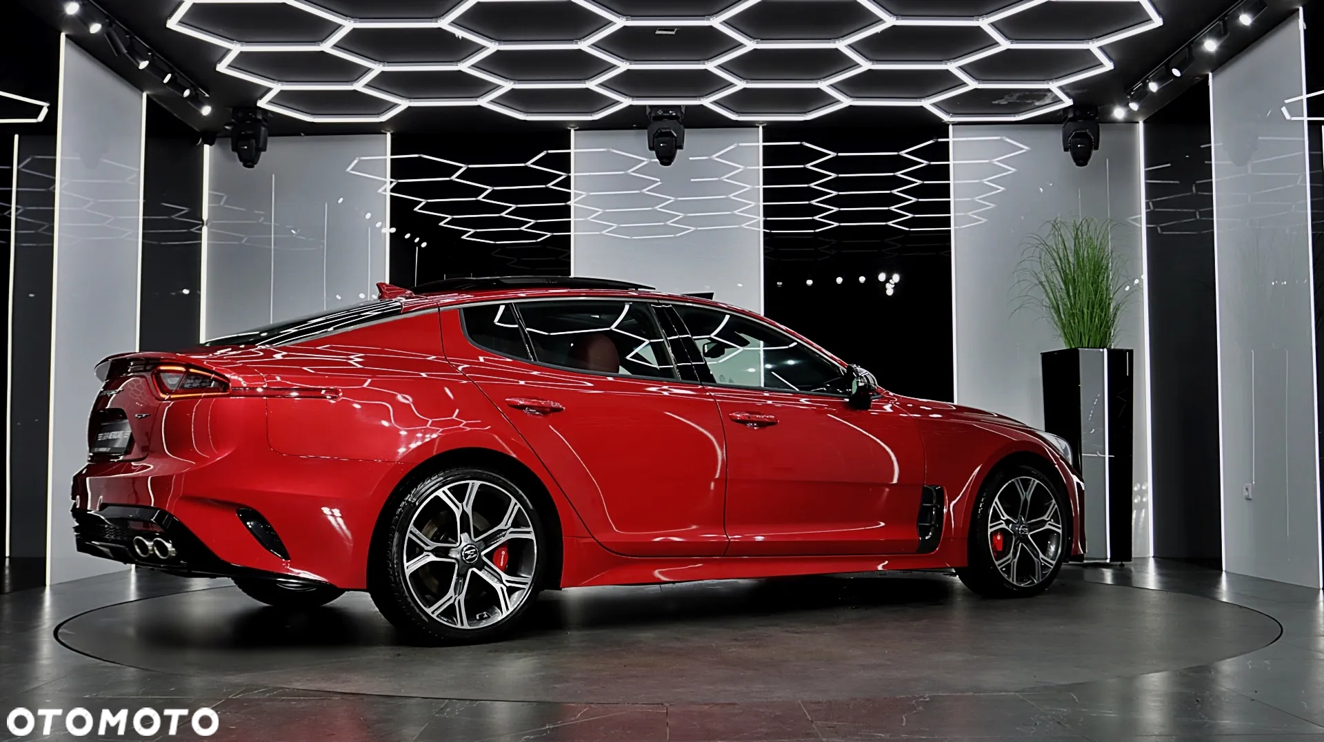 Kia Stinger 3.3 T-GDI V6 GT AWD - 11