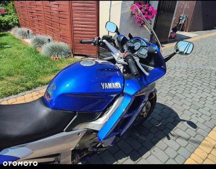 Yamaha FJR - 2