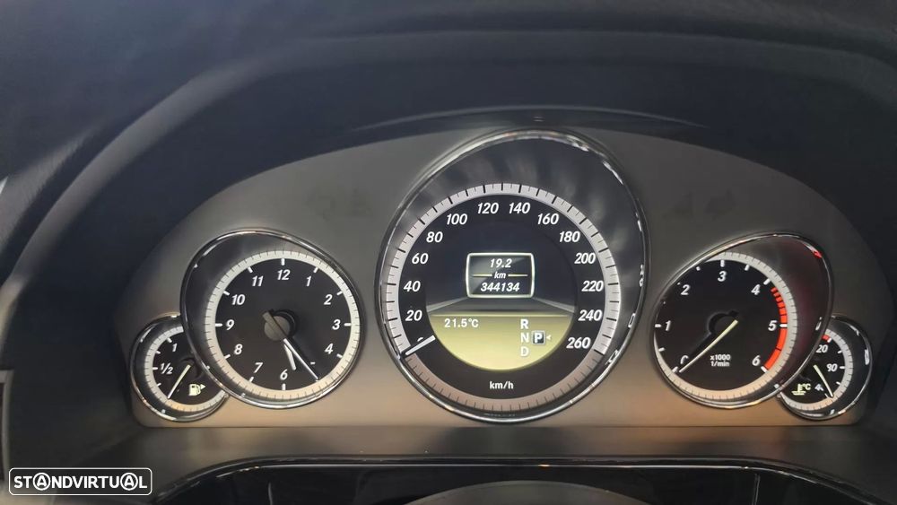 Mercedes-Benz E 250 CDi Avantgarde BlueEfficiency Auto. - 40