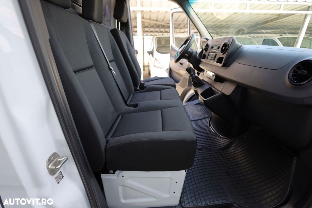 Mercedes-Benz Sprinter - 14