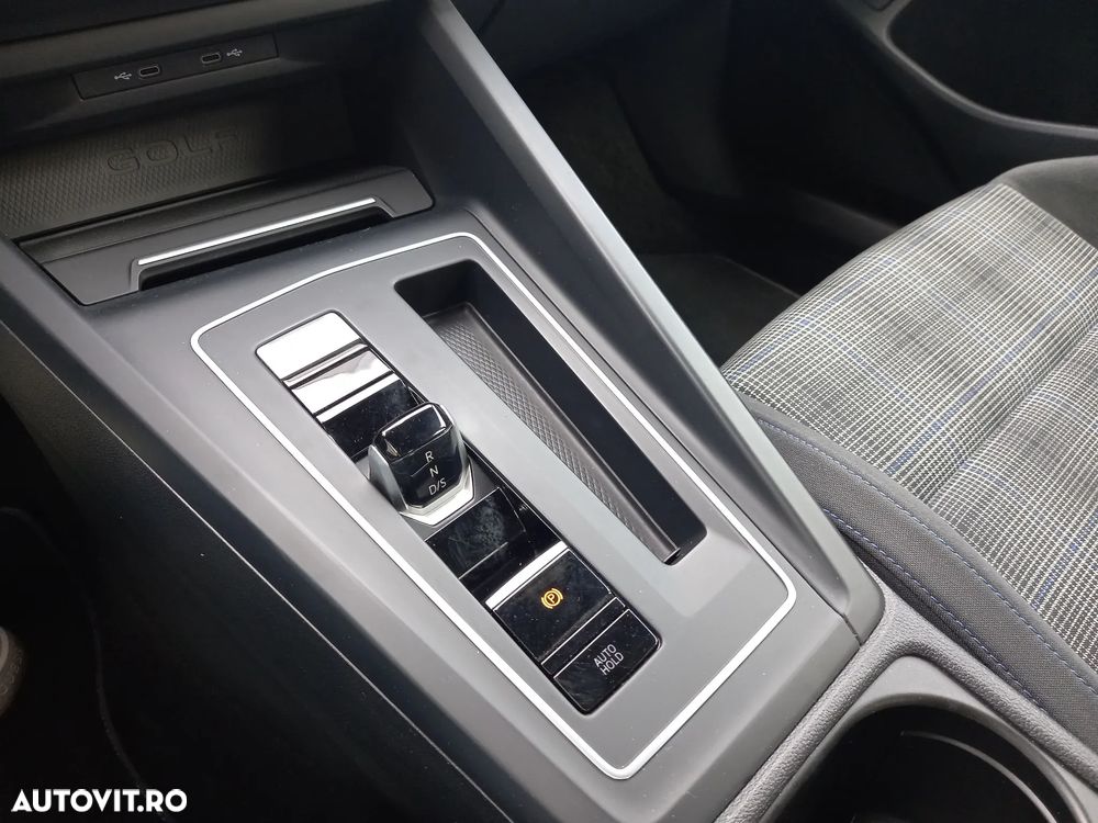 Volkswagen Golf - 17