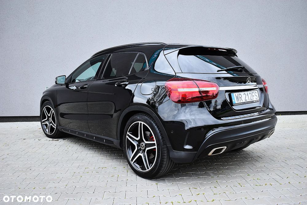 Mercedes-Benz GLA 200 d 7G-DCT AMG Line - 11