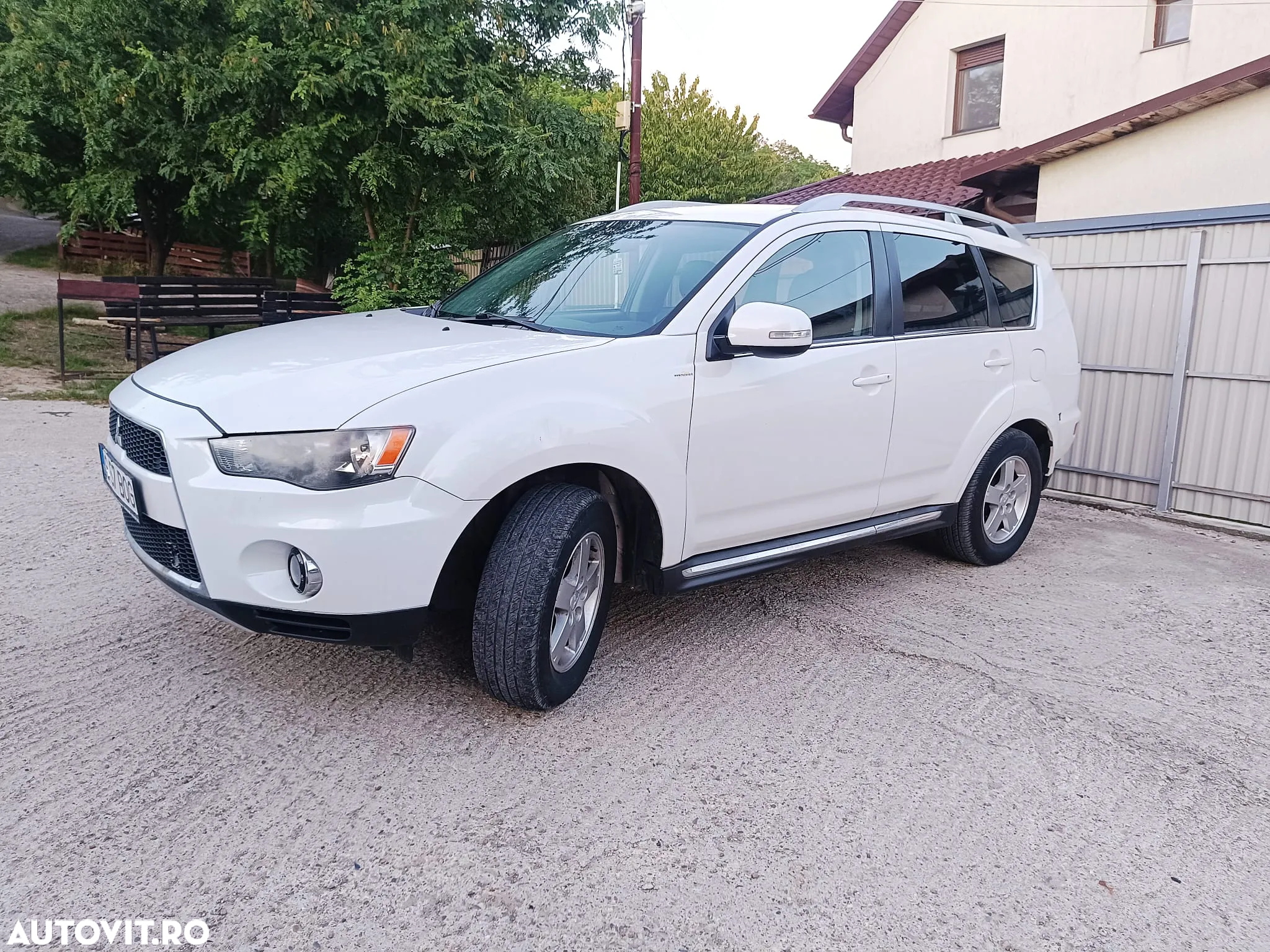 Mitsubishi Outlander 2.2 DI-D 4WD Instyle - 4