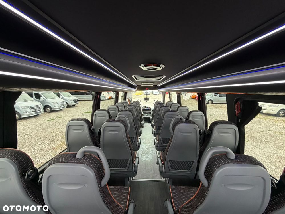 Mercedes-Benz Sprinter 519 - 22