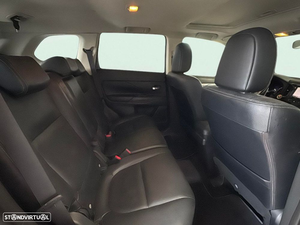 Mitsubishi Outlander 2.0 MIVEC Intense+ - 16