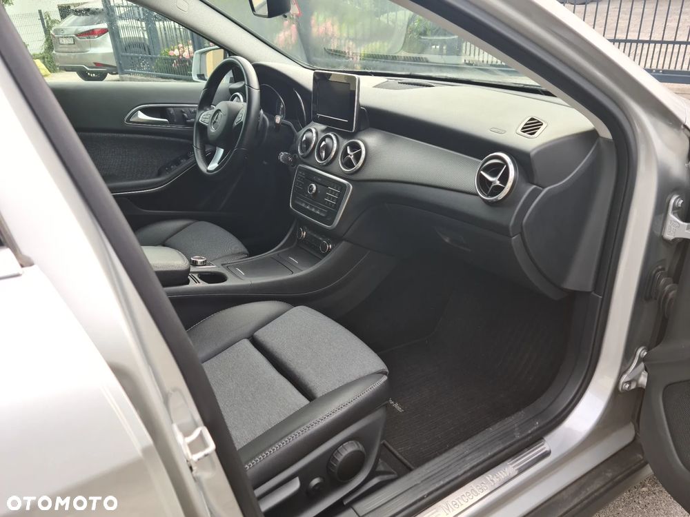 Mercedes-Benz GLA - 29