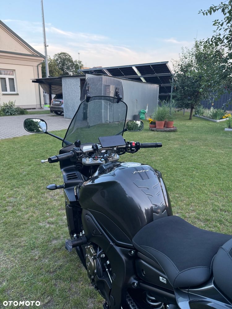 Yamaha FZ - 11