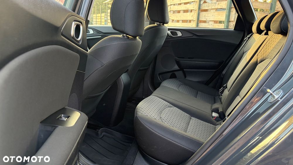 Kia Ceed 1.4 T-GDI L Business Line - 13