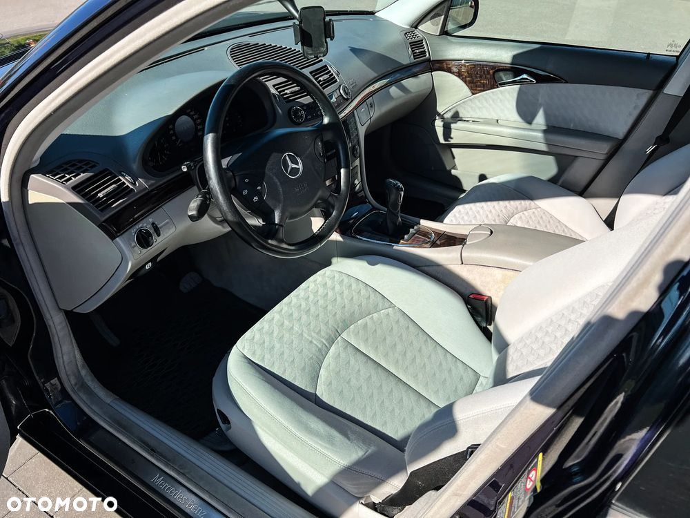 Mercedes-Benz Klasa E 200 Kompressor T Classic - 7
