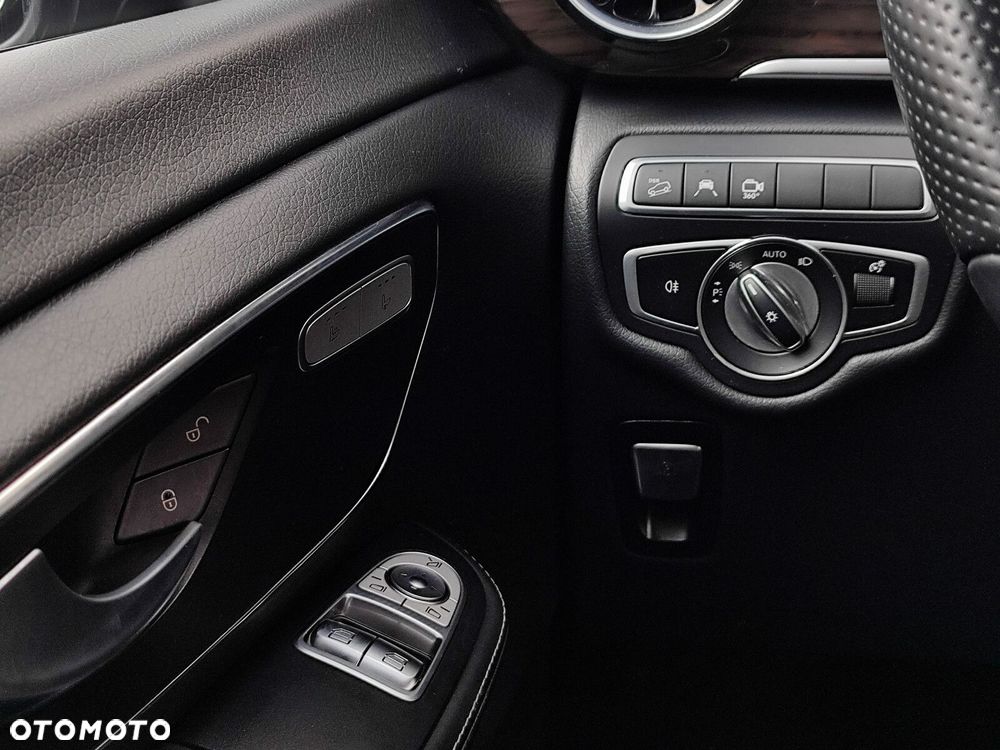 Mercedes-Benz Klasa V - 25