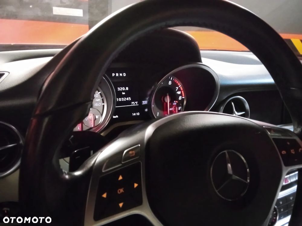 Mercedes-Benz SLK 250 (BlueEFFICIENCY) 7G-TRONIC - 21