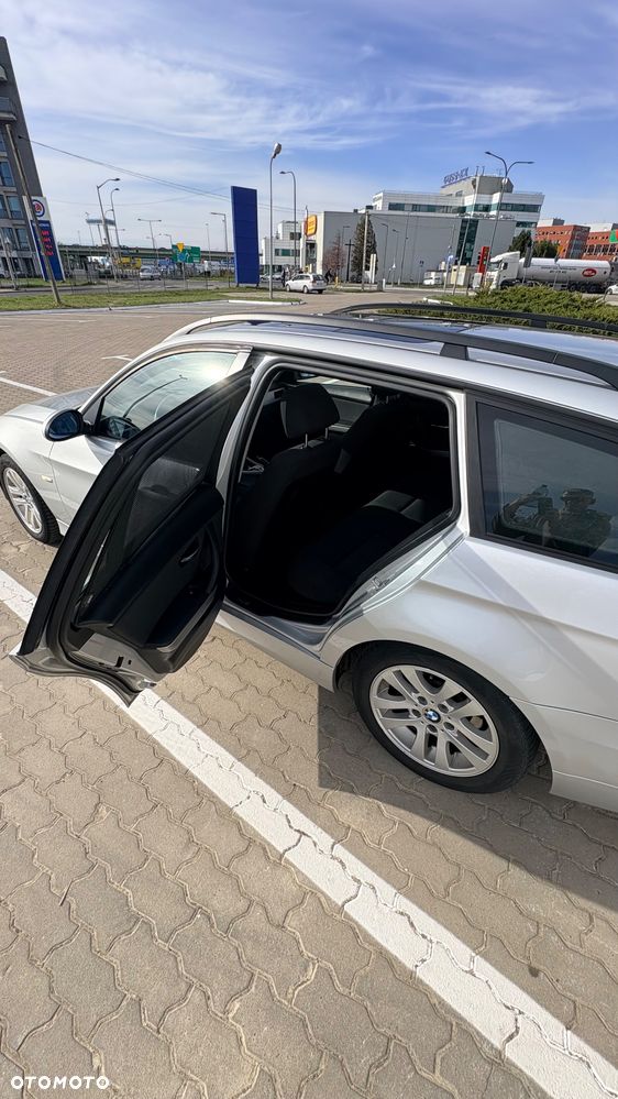 BMW Seria 3 318i - 15