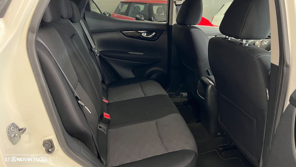 Nissan Qashqai 1.2 DIG-T N-Connecta RS+PS 18 - 16