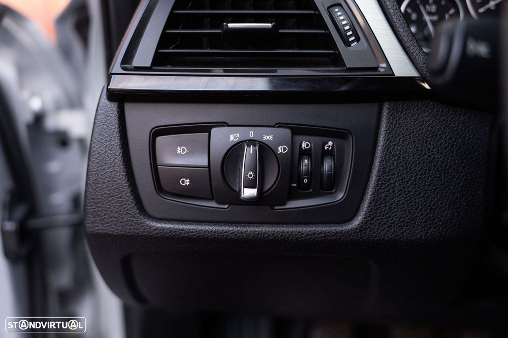 BMW 318 d Line Sport - 18