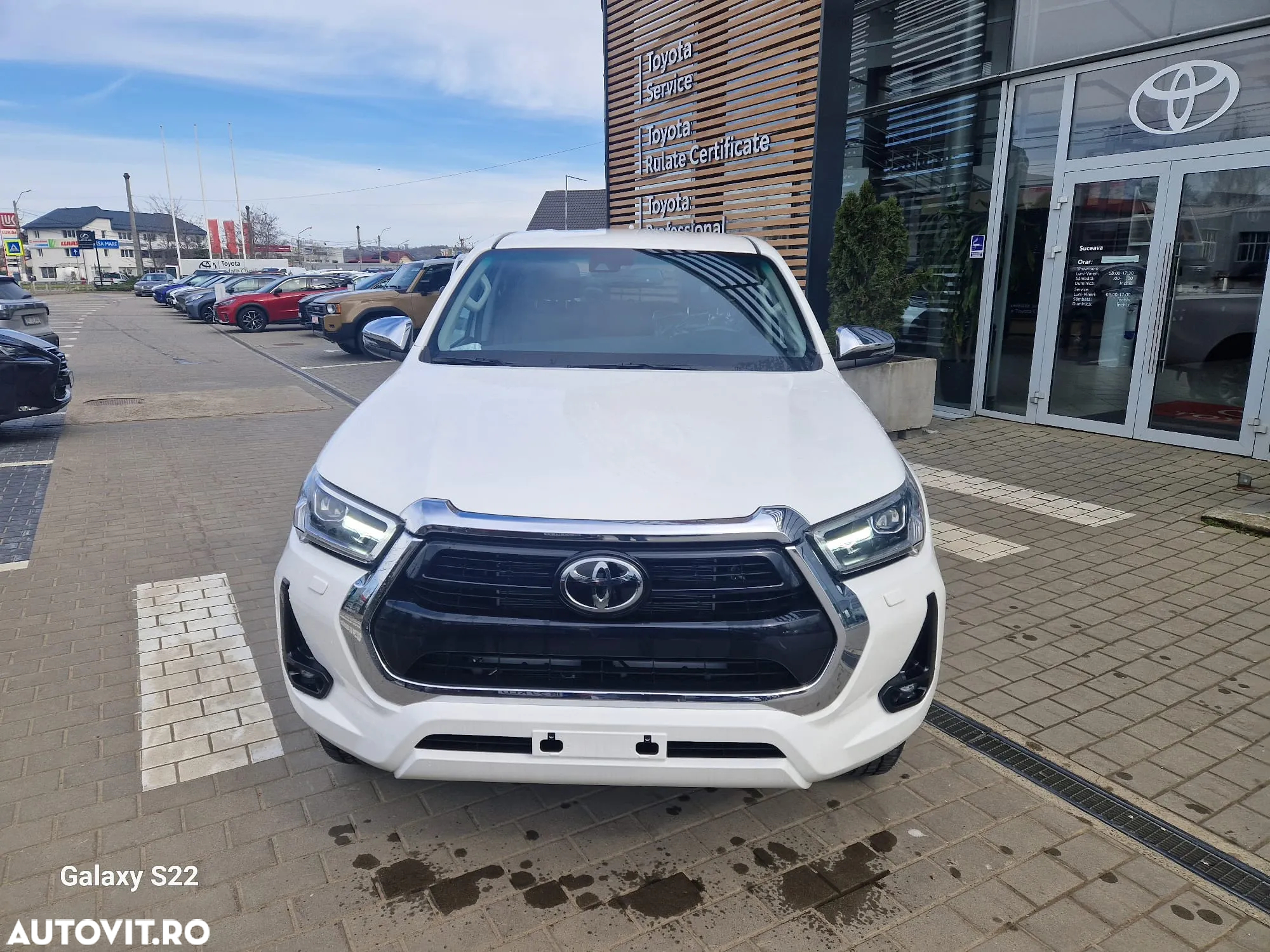 Toyota Hilux 2.8D 204CP 4x4 Double Cab AT MHEV Executive - 2