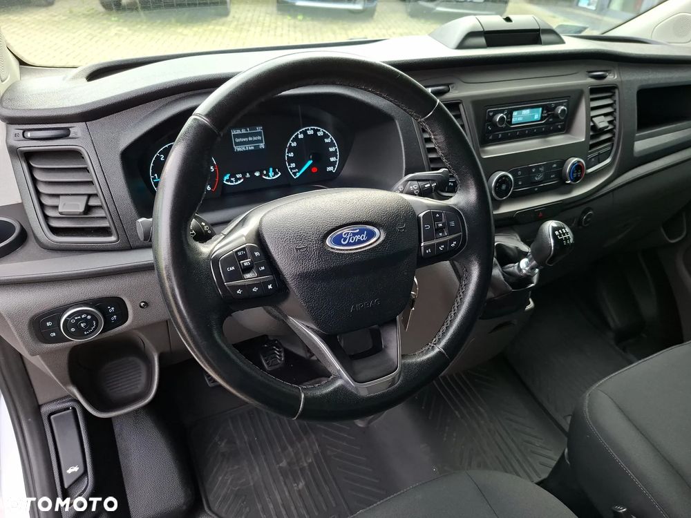 Ford Custom - 16