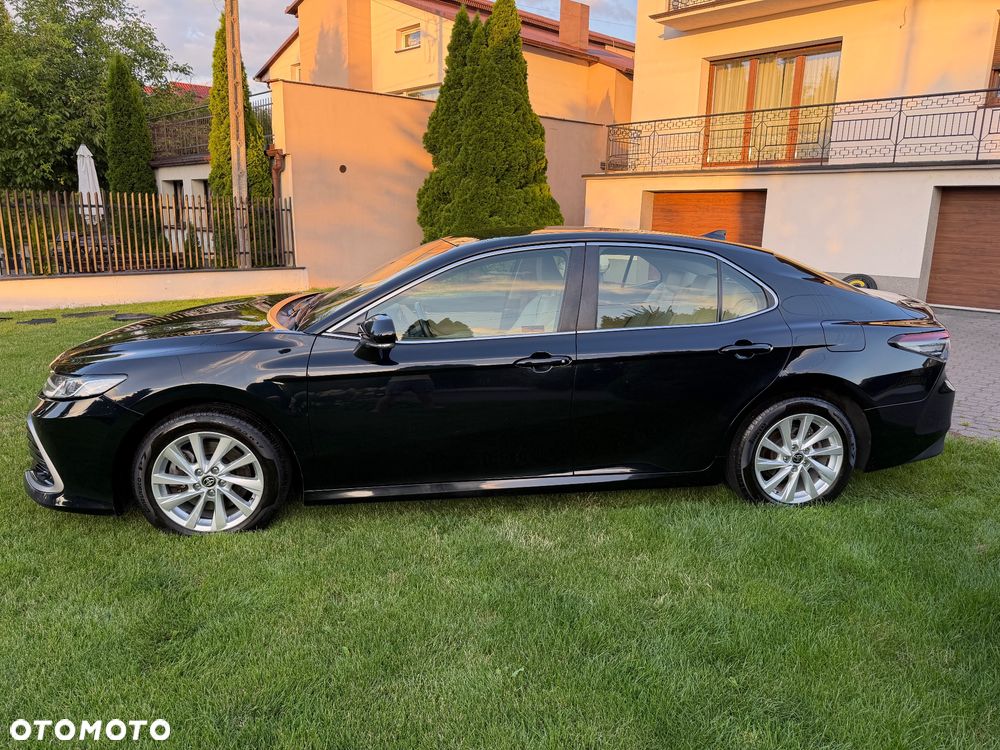 Toyota Camry - 5