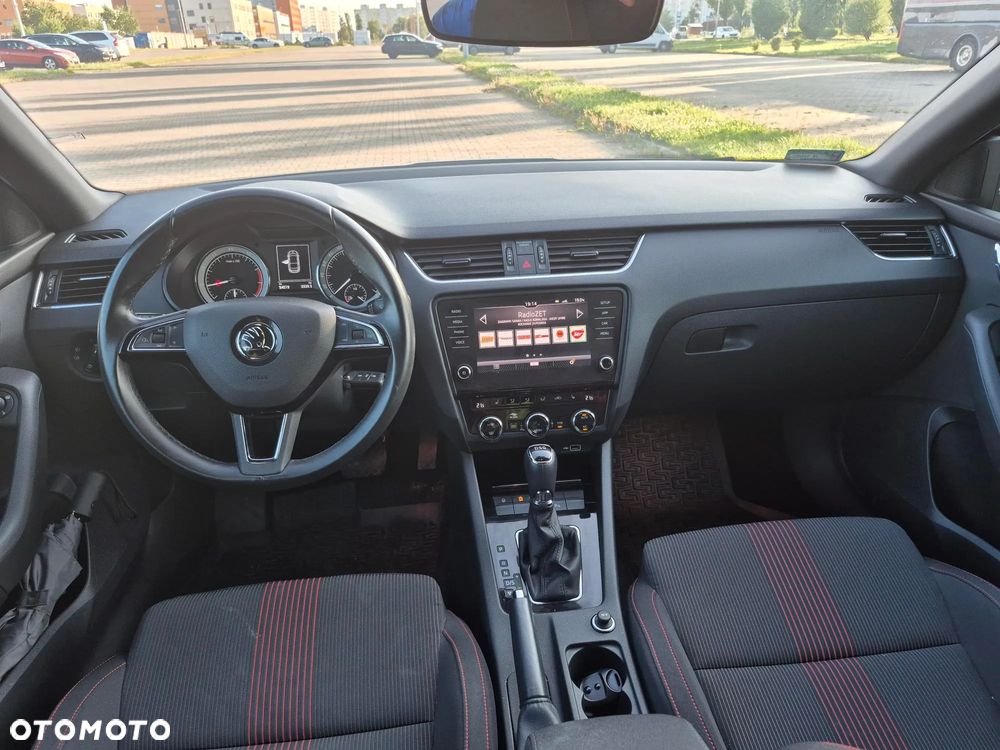 Skoda Octavia 1.5 TSI ACT Style DSG - 4