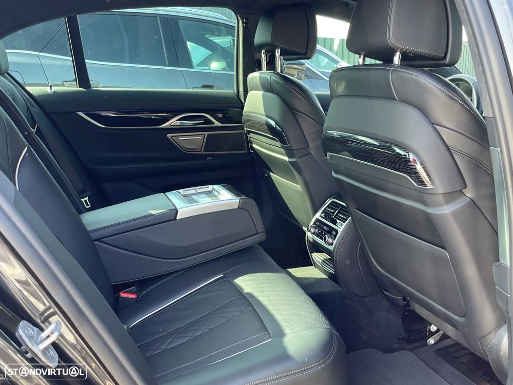 BMW 740 d xDrive - 21