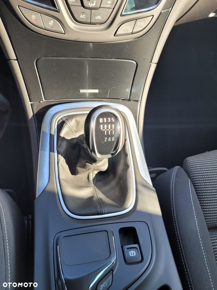 Opel Insignia 2.0 ECOTEC DI Turbo 4x4 eco Business Innovation - 13