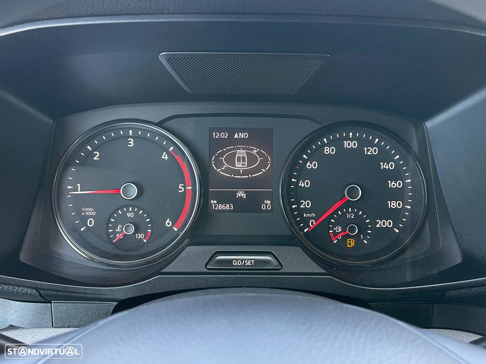 VW Crafter 2.0 TDI L3H3 IVA Dedutível - 40