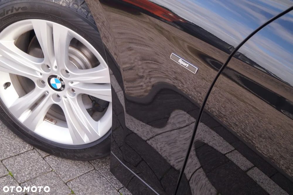 BMW Seria 3 328i xDrive Sport-Aut Sport Line - 35