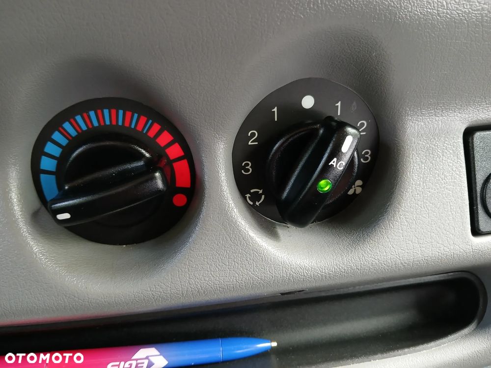 Ford Transit - 12