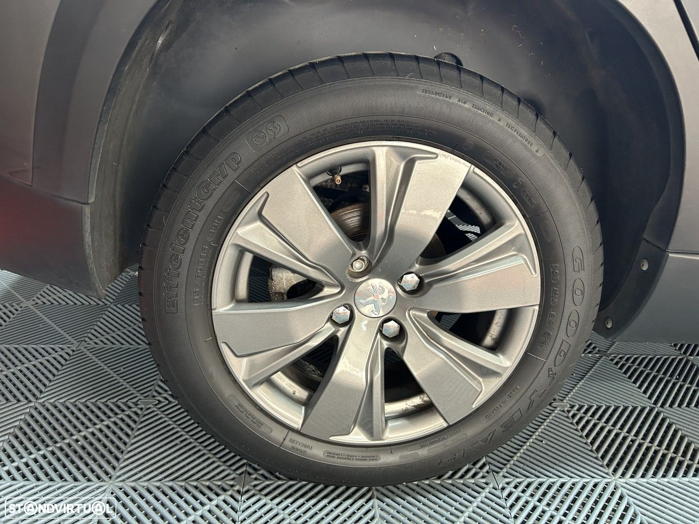 Peugeot 2008 1.2 PureTech Style - 18