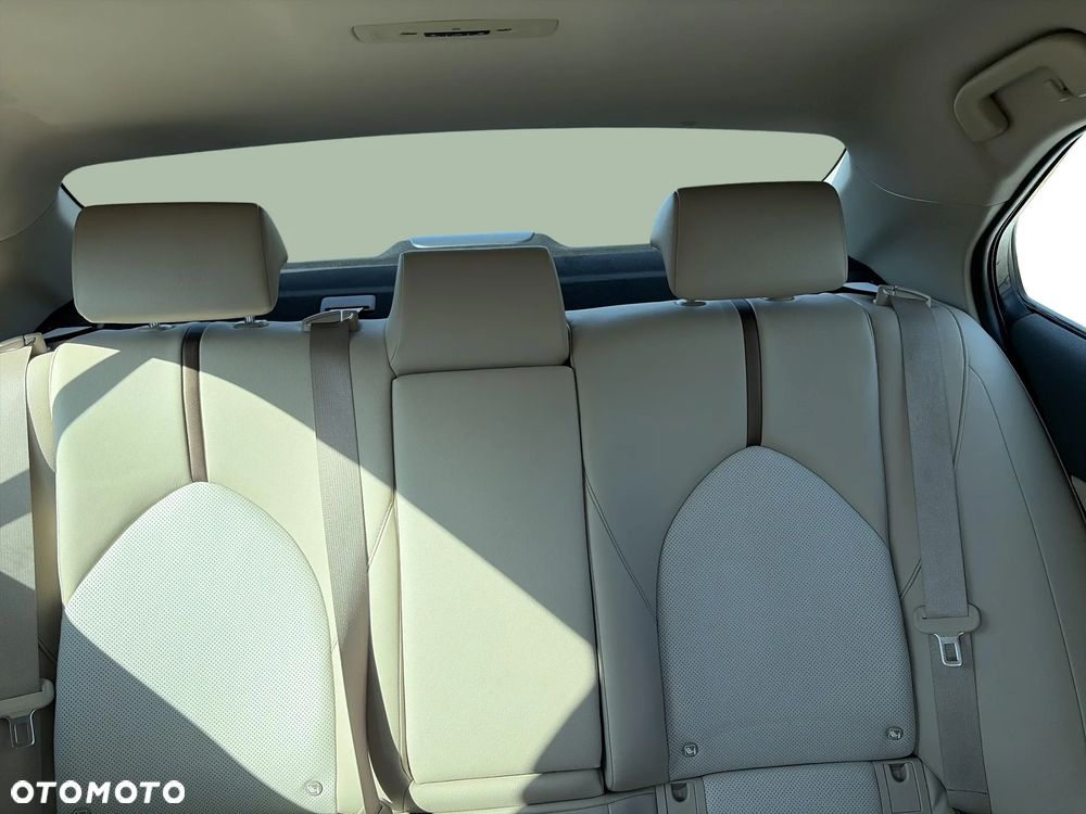 Toyota Camry 2.5 Hybrid Executive CVT - 17