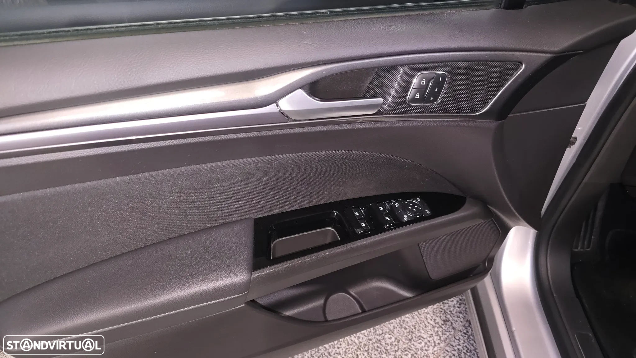 Ford Mondeo SW 2.0 HEV Titanium - 23