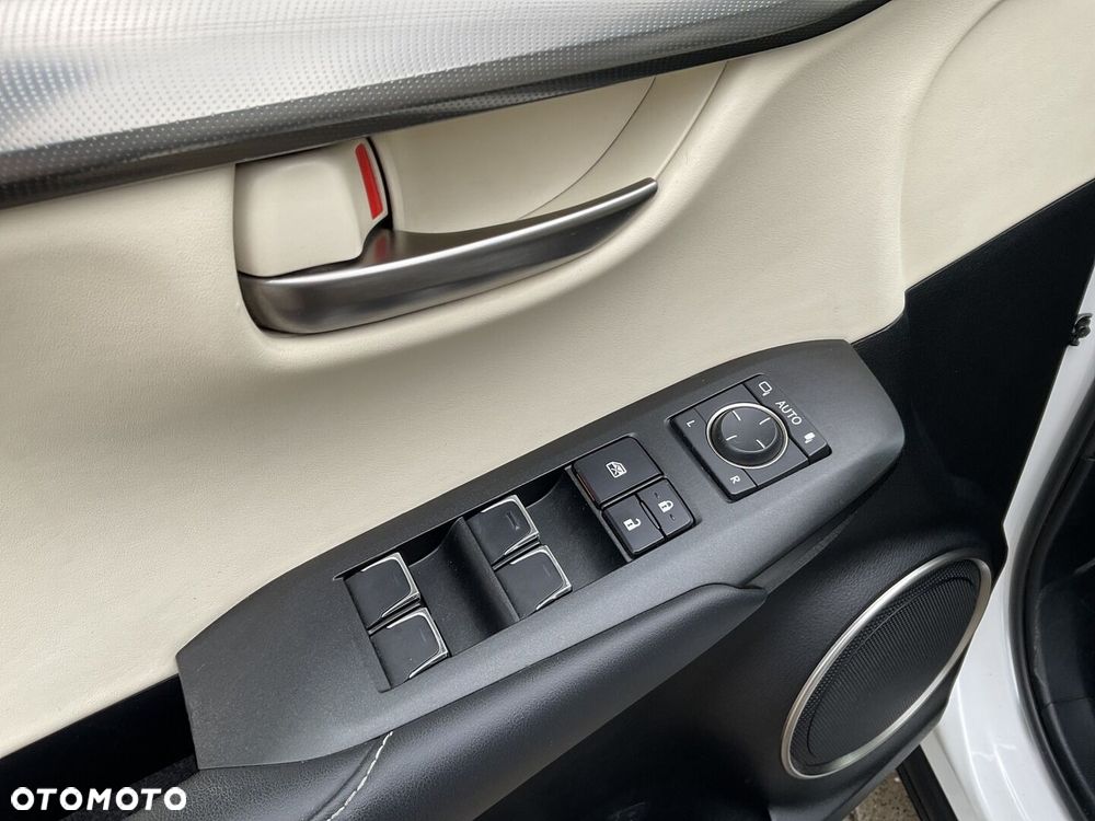 Lexus NX 300 Prestige AWD - 18