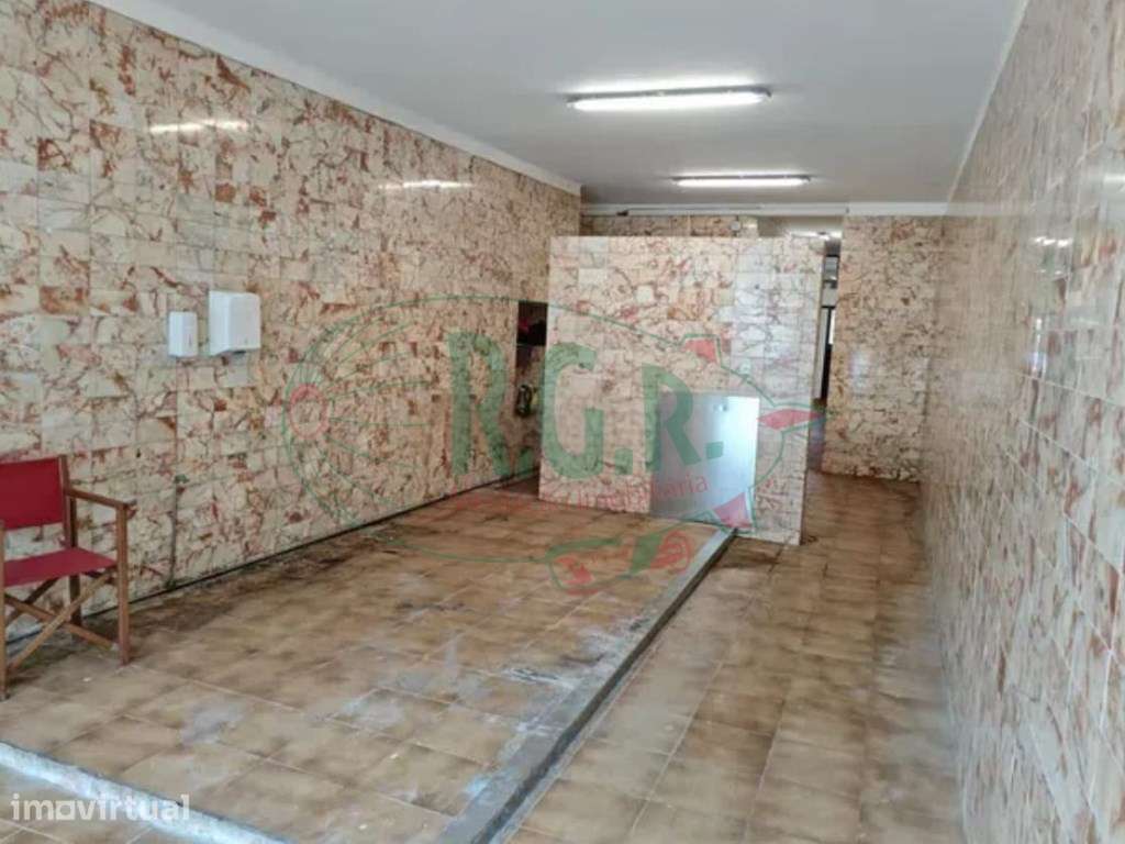 Espaço Comercial (103m2) - Junto à Câmara - Grande imagem: 5/13