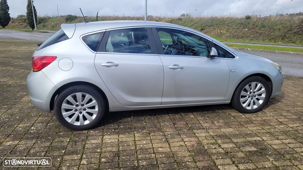 Opel Astra 1.7 CDTI Cosmo - 8