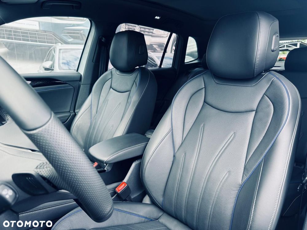 Volkswagen Tiguan - 13
