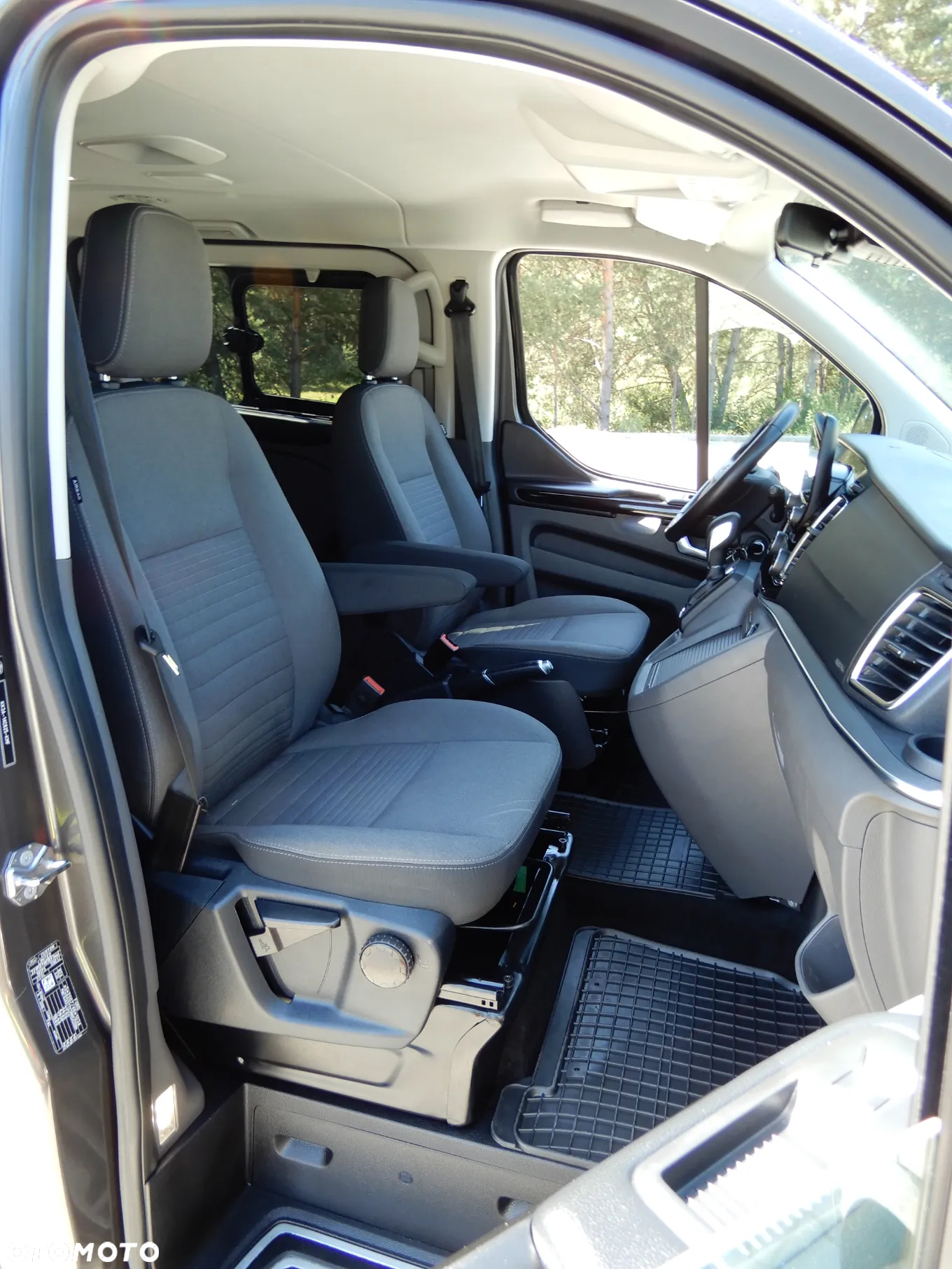 Ford Tourneo Custom 2.0 EcoBlue L2 Titanium SelectShift - 23
