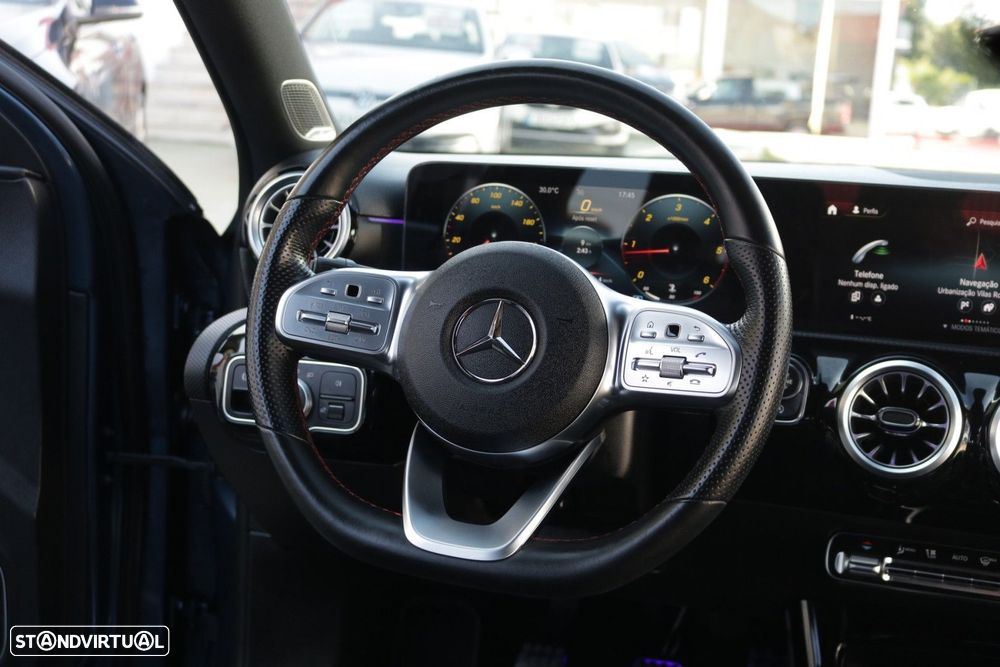 Mercedes-Benz A 180 d AMG Line - 33