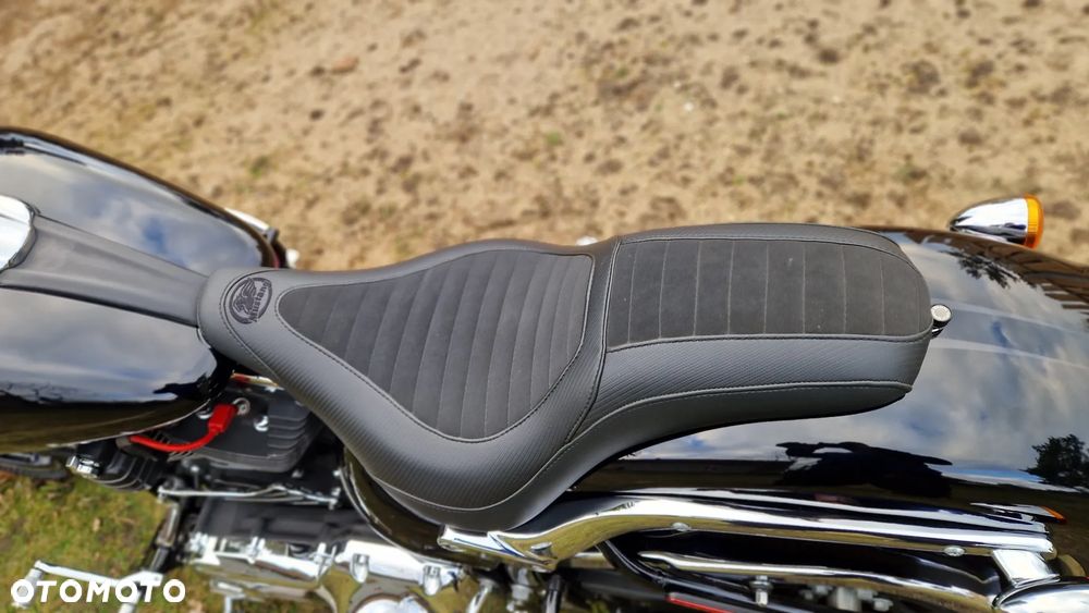 Harley-Davidson Softail Breakout - 9