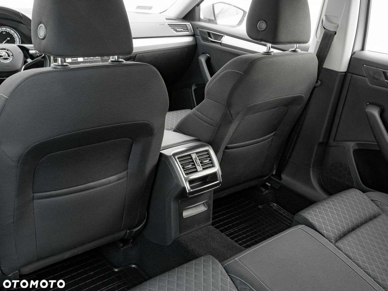 Skoda Superb 2.0 TSI Ambition DSG - 26